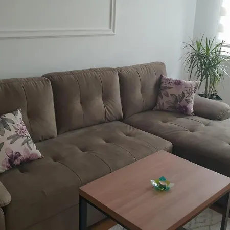 Lux ノヴィ・サド